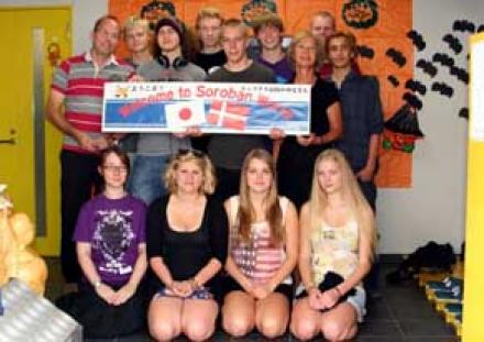 High school students from Denmark visited Tomoe Soroban